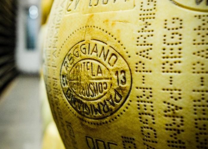 必看教程:网络上网站系统维护升级不给提款